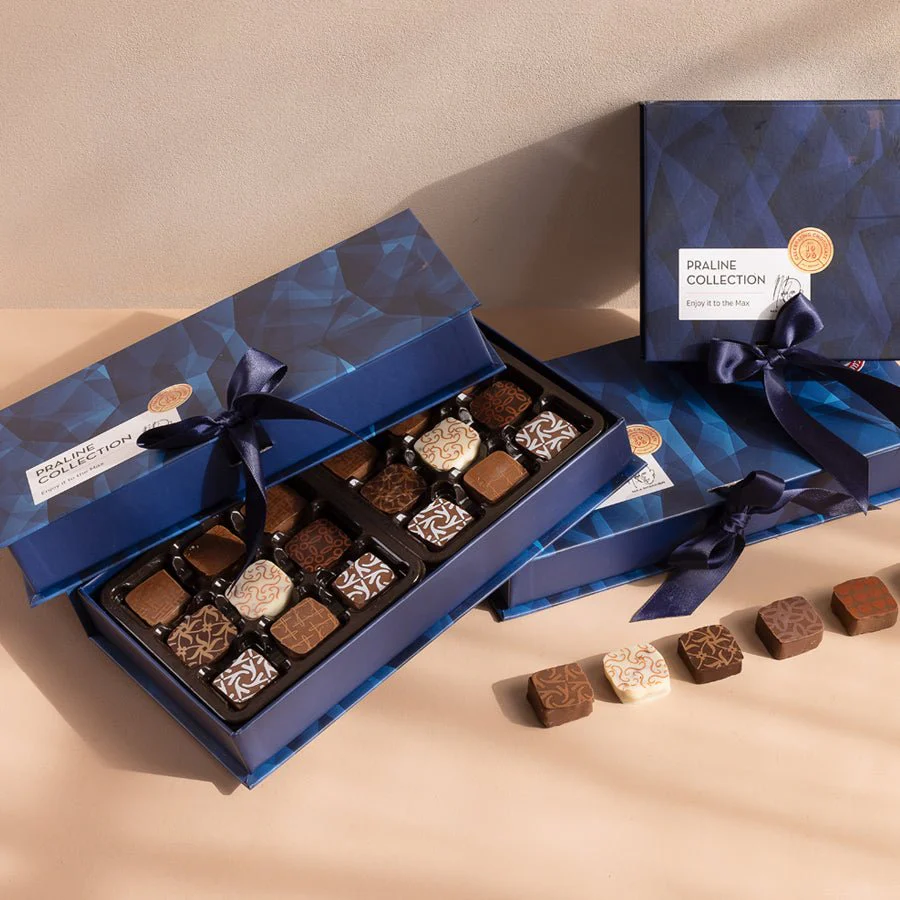 Luxury 9 Pralines & Junno Liqueur - Image 3
